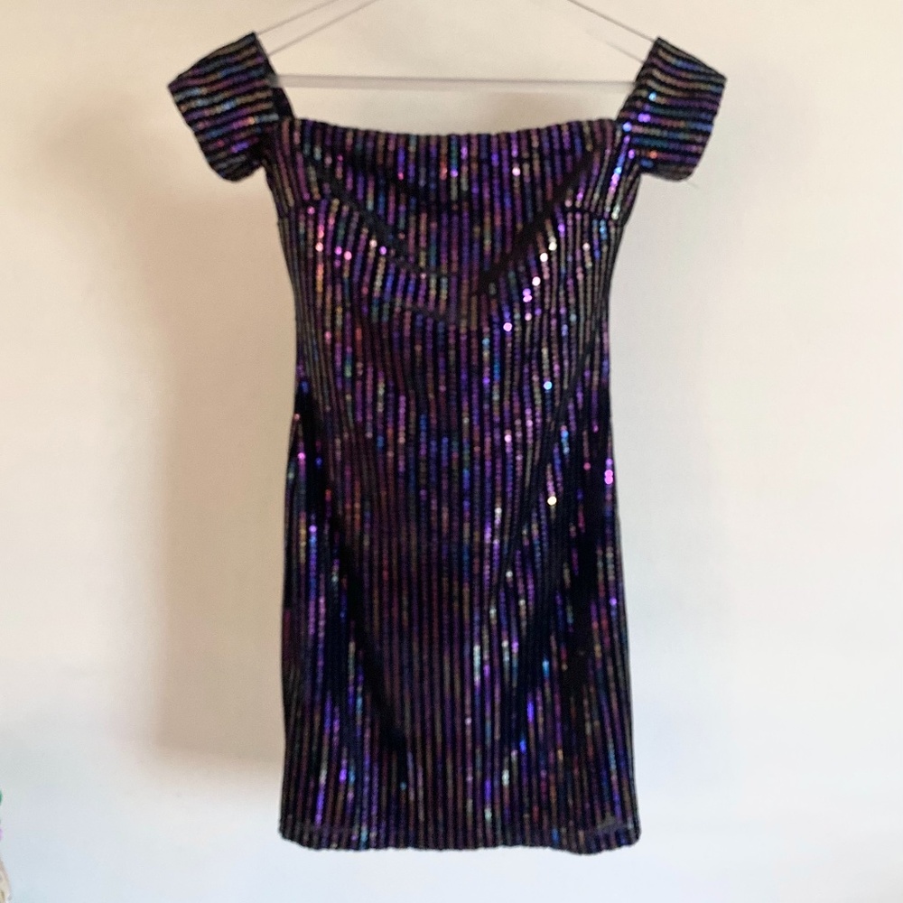🪞 NWT luxe off shoulder sequin stitched dress jet black multi color